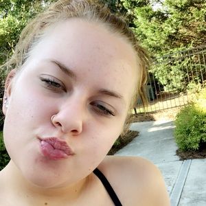 Meet your Posher, Brianna